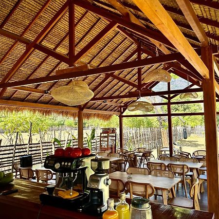 Damai Bungalows Maluk Bagian luar foto