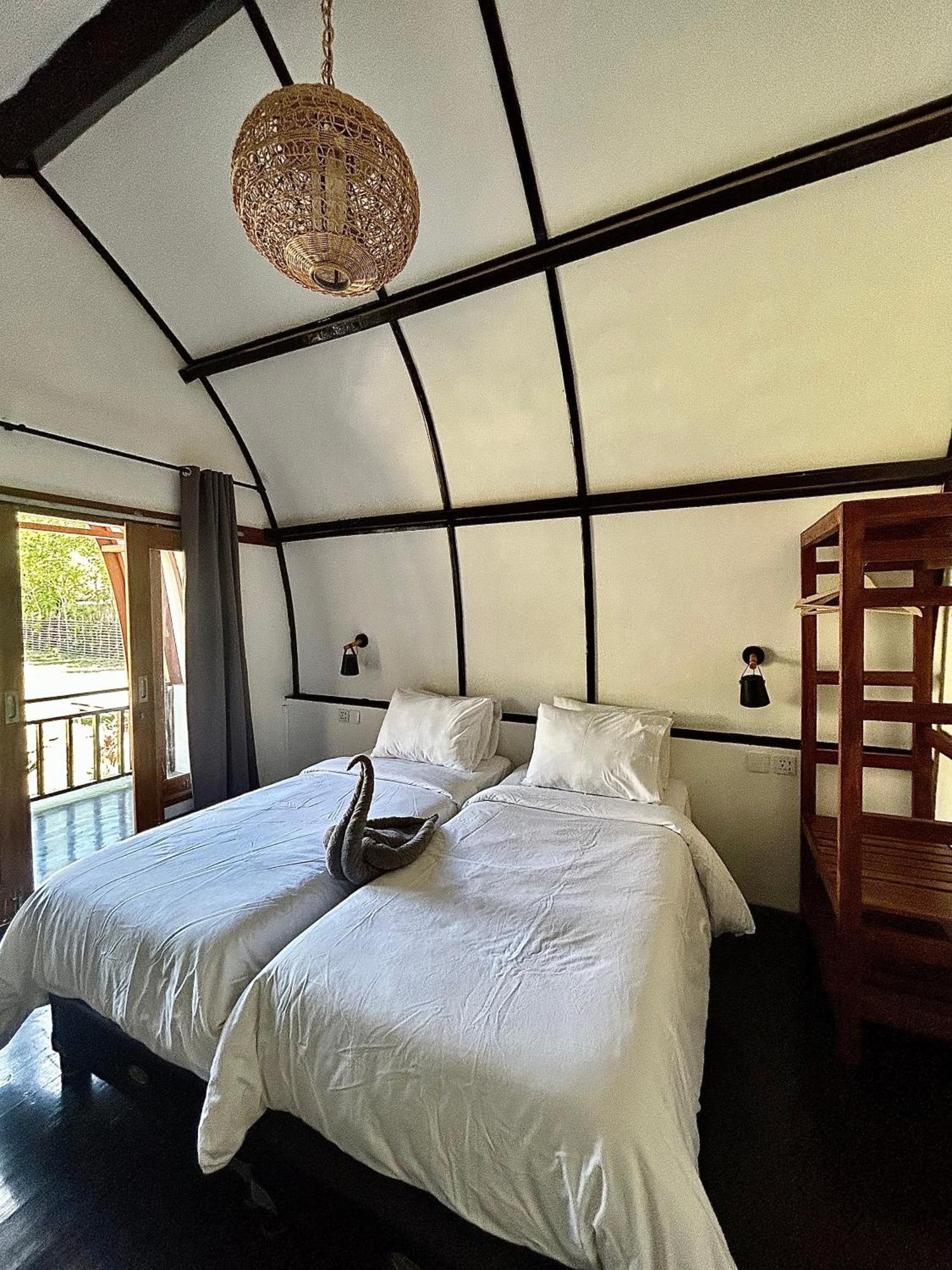 Damai Bungalows Maluk Bagian luar foto