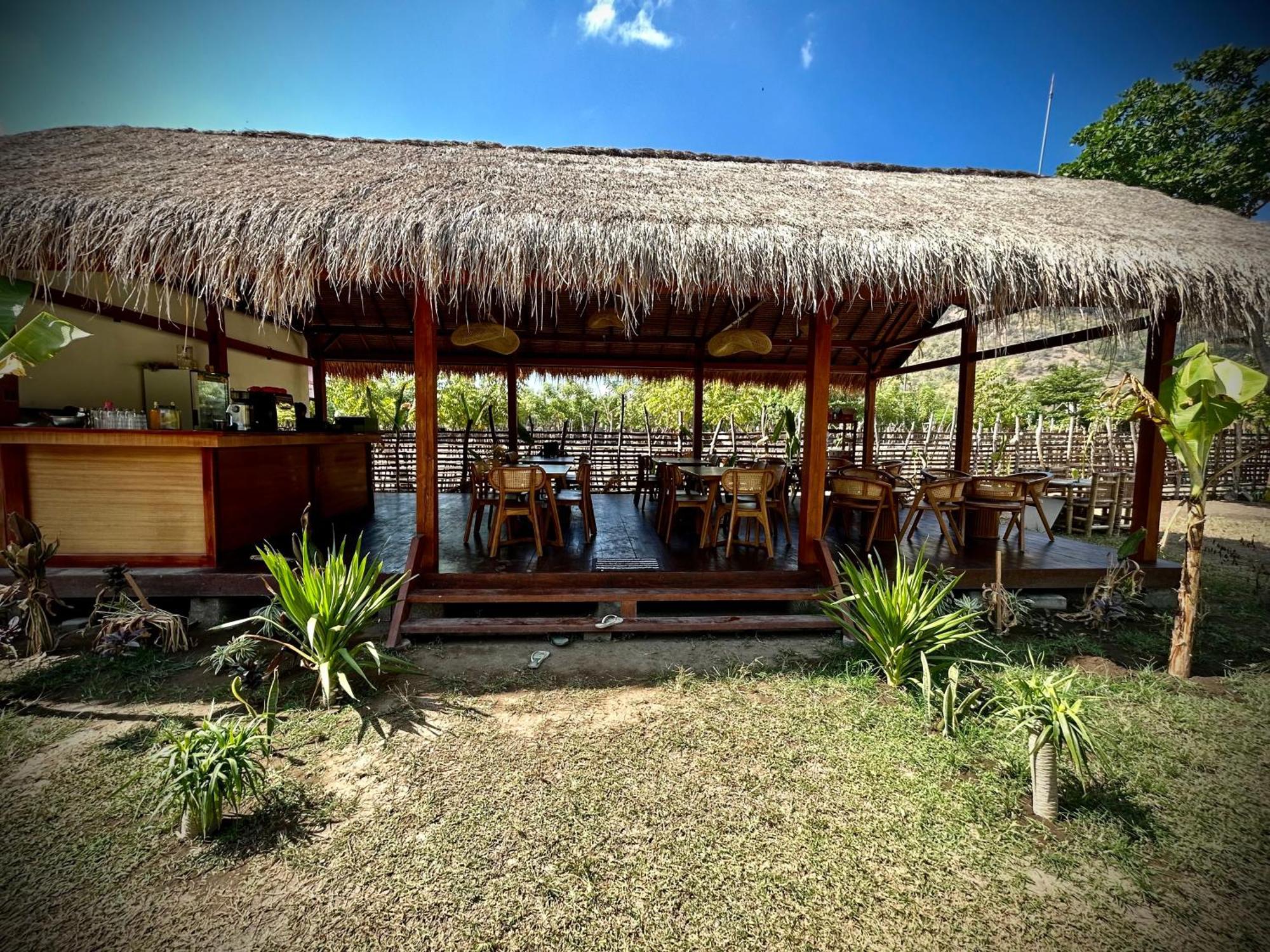 Damai Bungalows Maluk Bagian luar foto