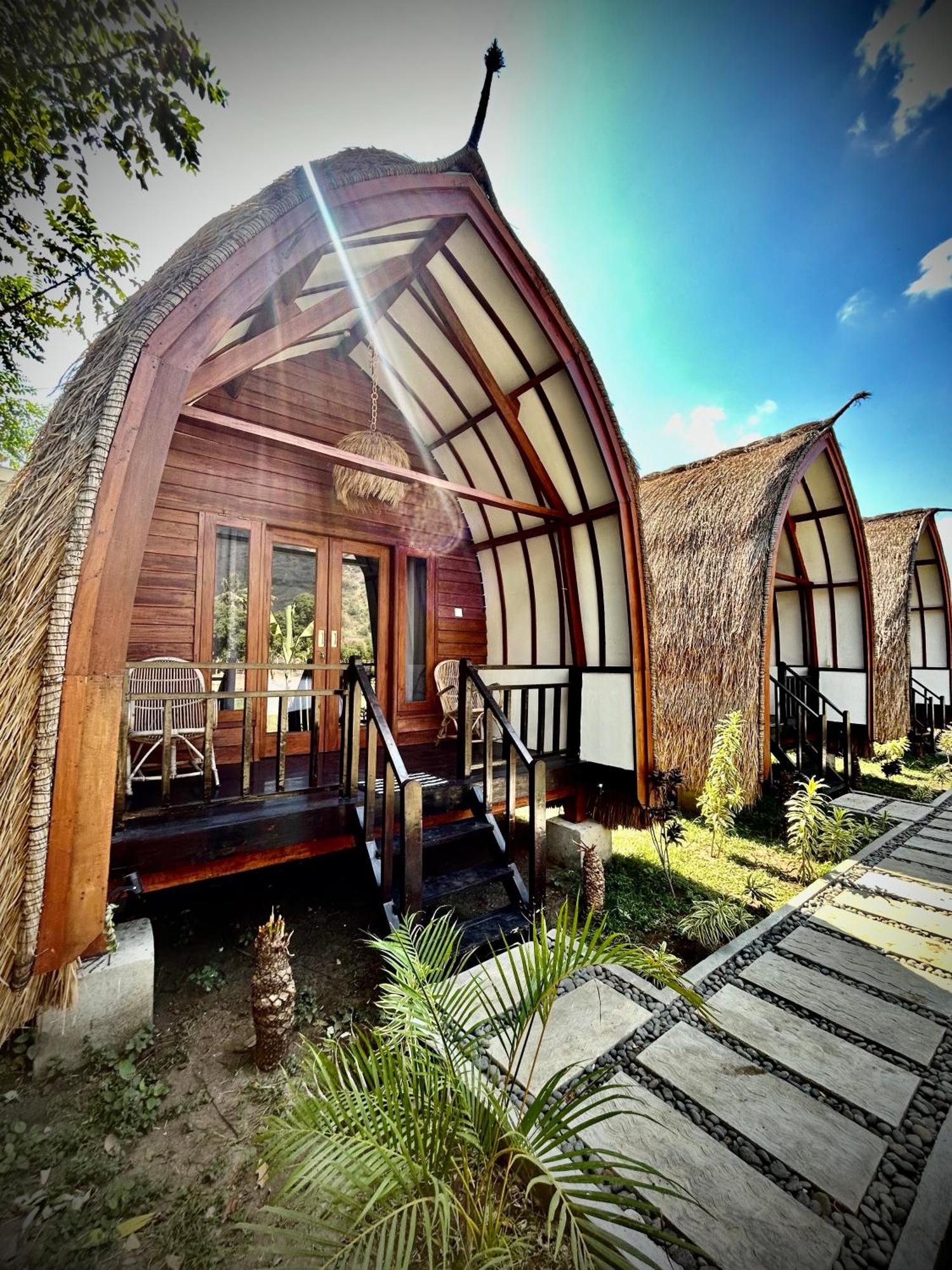 Damai Bungalows Maluk Bagian luar foto